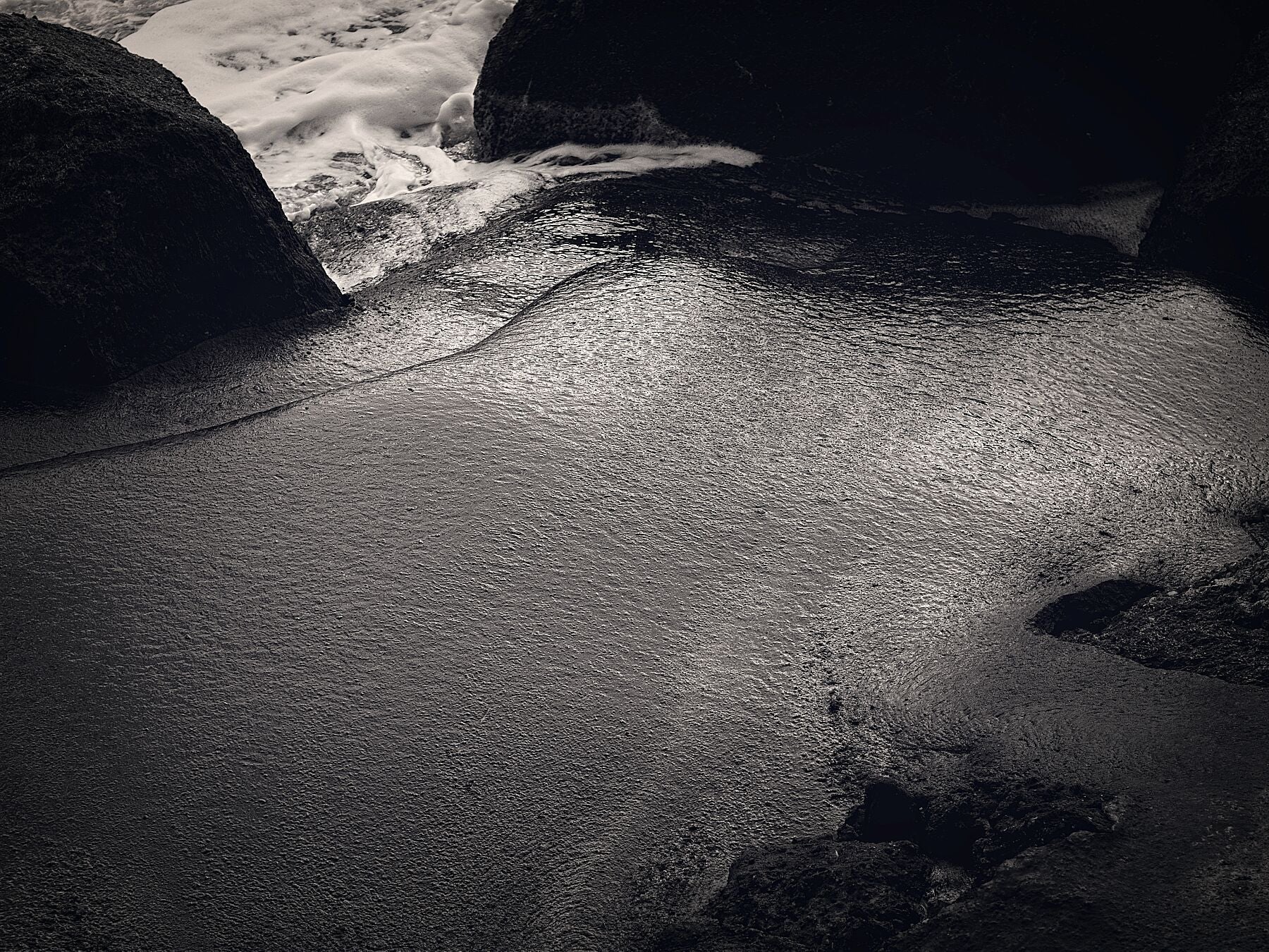 Dear pollution - coastal beauty - rocks with bitume - 09 - C-type Fudji Matt