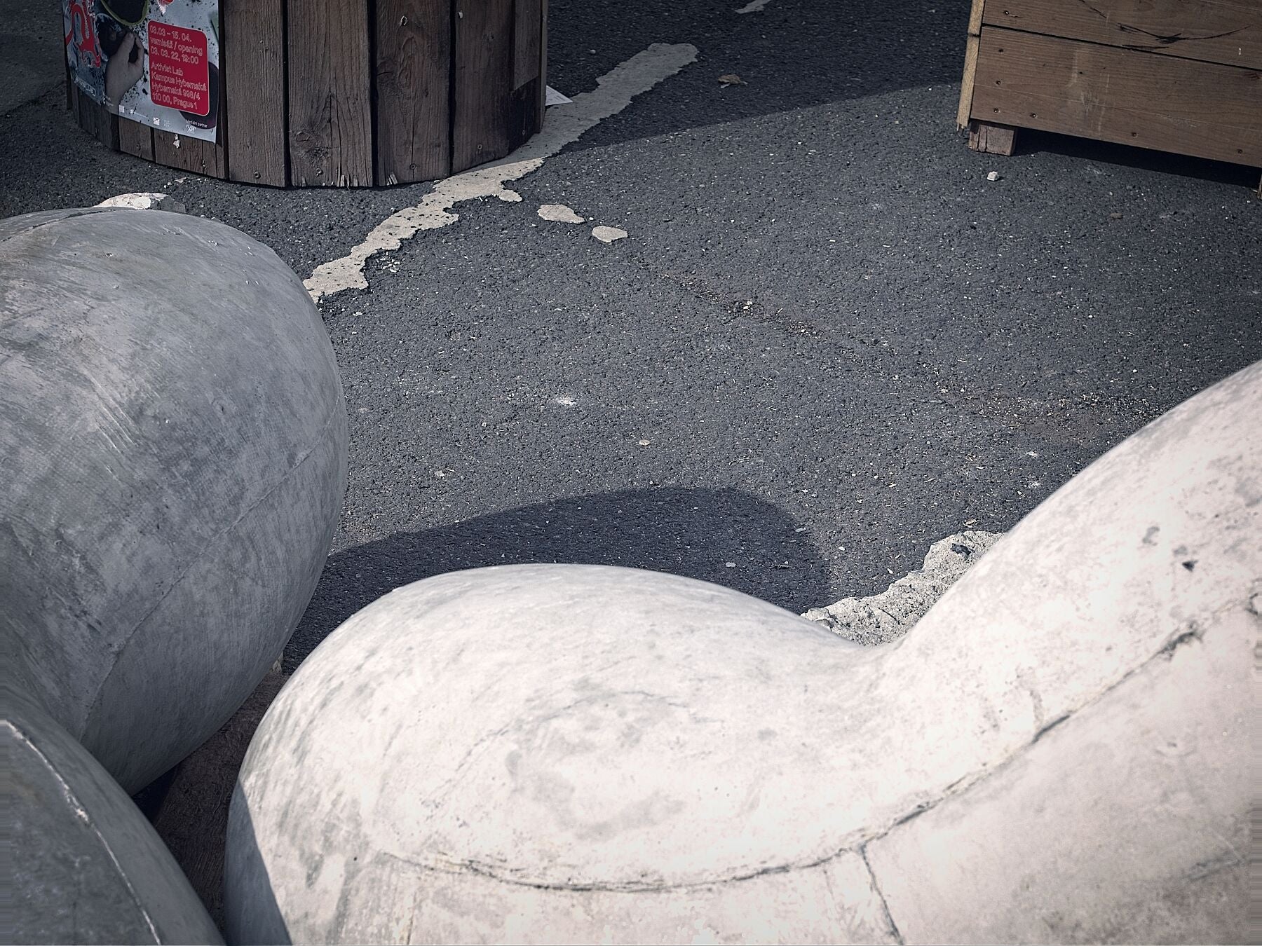 David Turecek - Bez Nazvu - 2020 - Beton - Prague - f10 - C-type Fudji Matt