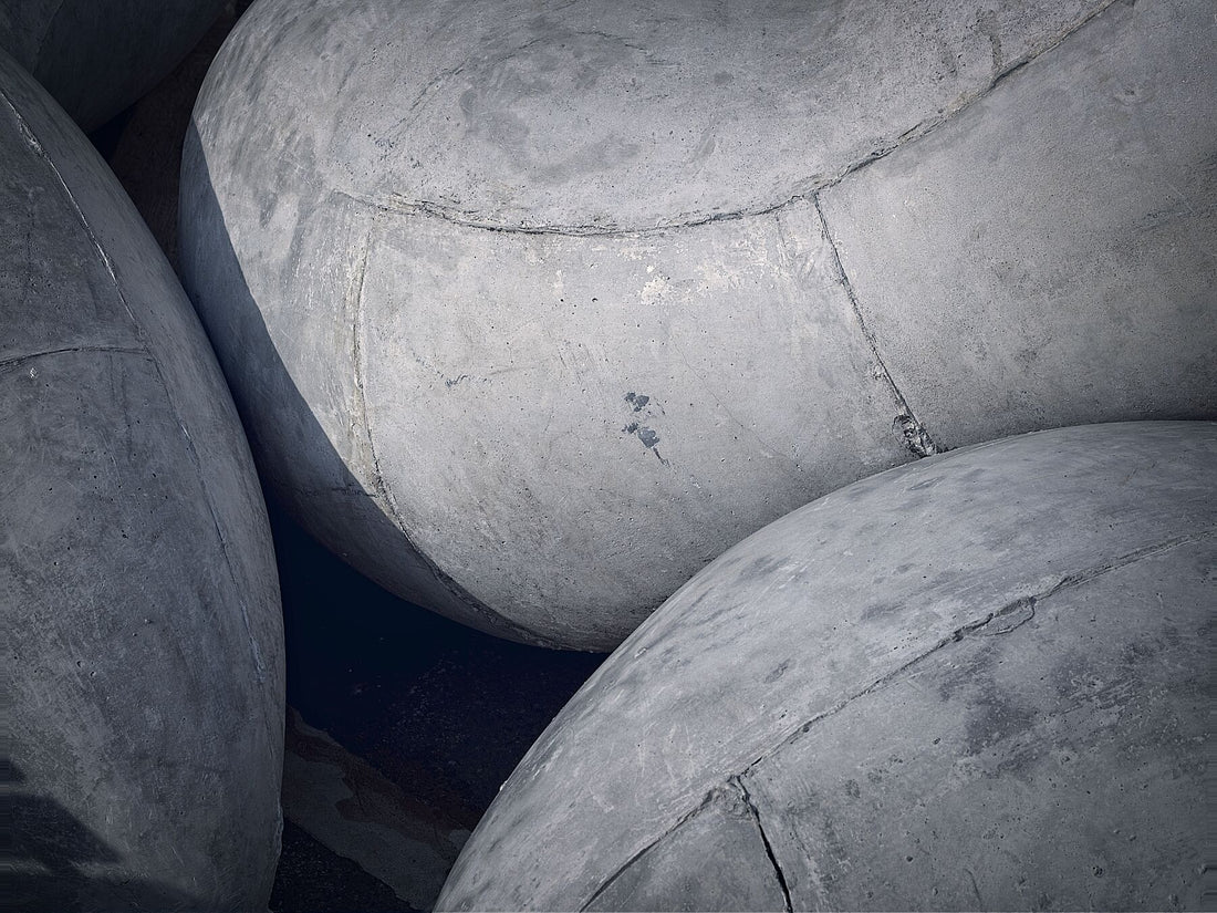 David Turecek - Bez Nazvu - 2020 - Beton - Prag - f11 - C-Typ Fudji Matt