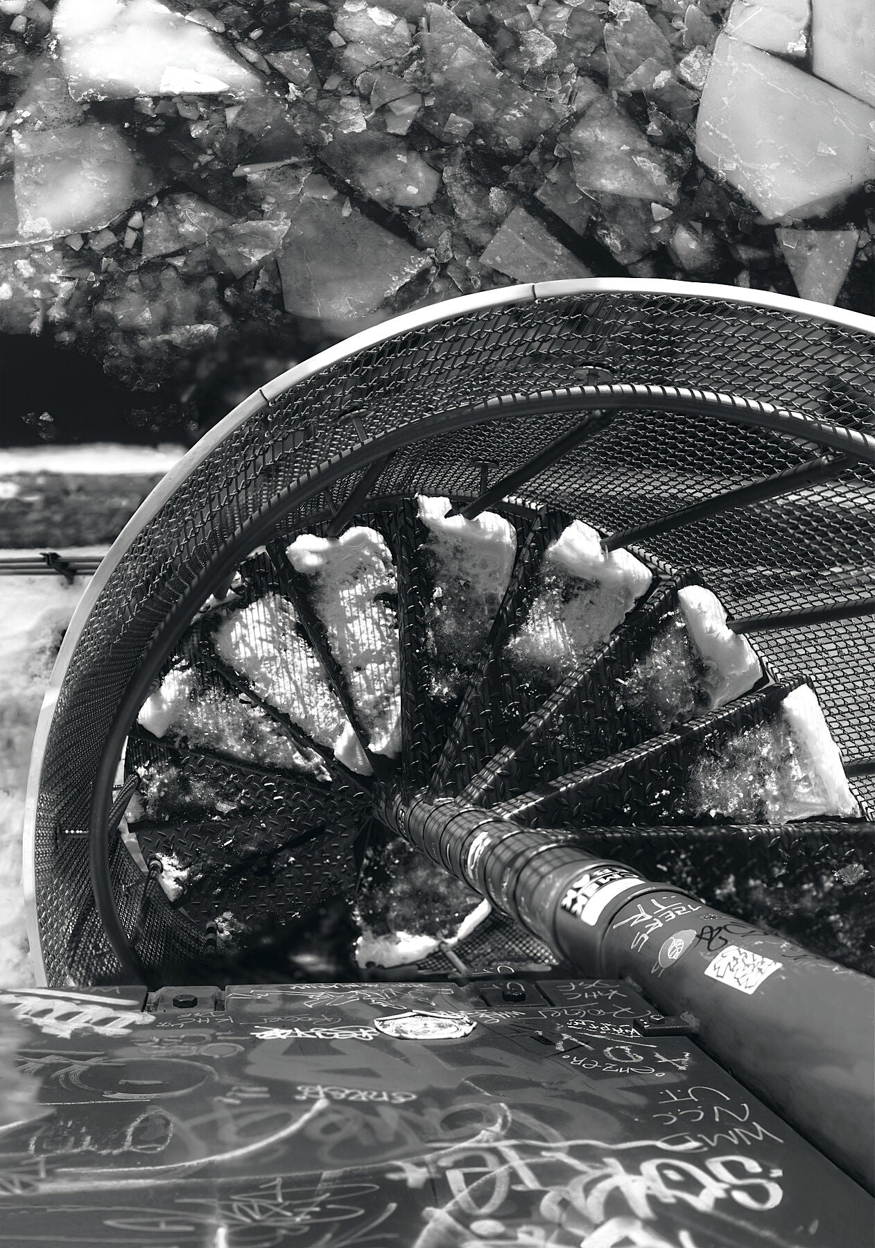 Two Steps Down (v2, ISO A1) – Der Berlin-Spandau-Schiffskanal, Berlin – Limitierte Auflage (1-30)