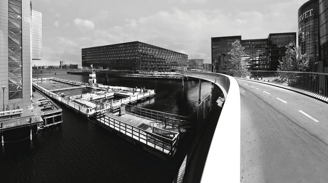 Öffentliches Schwimmbad unter der Brücke – Kopenhagen – Limitierte Auflage 1–5 – Kunstdruck Fudji Matt – C-Typ Fudji Matt