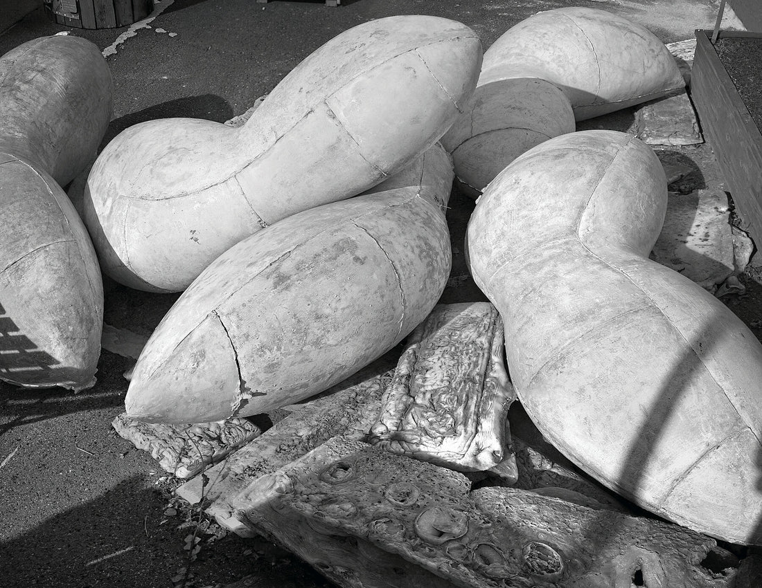 David Turecek - Bez Nazvu - 2020 - Beton - Prag - 2- TS schwarz und weiß - C-Typ Fudji Matt