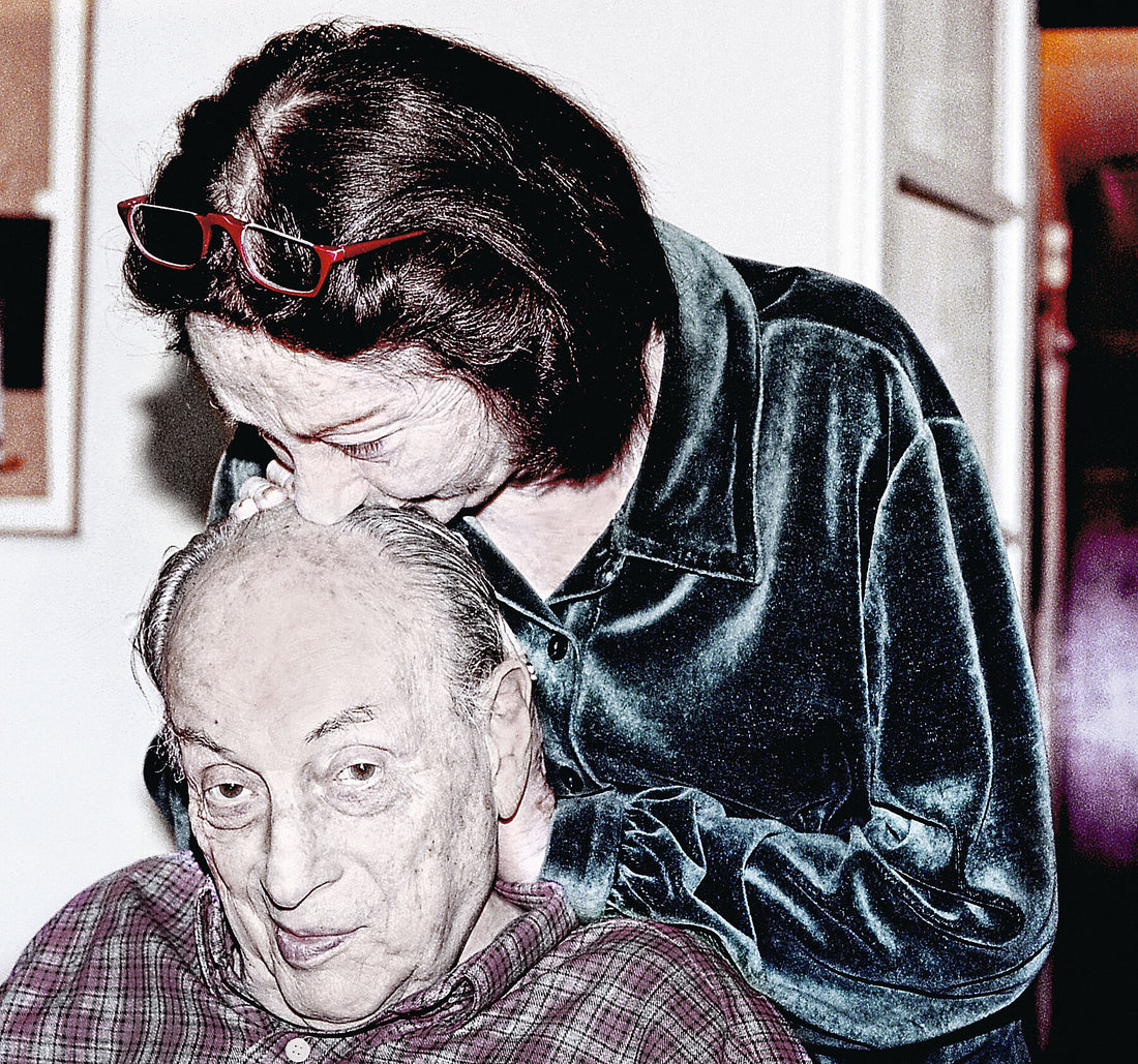 Le baiser. Judith et Lucien Hervé, Paris, 2002 (Limited edition 1-4) (color, Kodak metallic print)