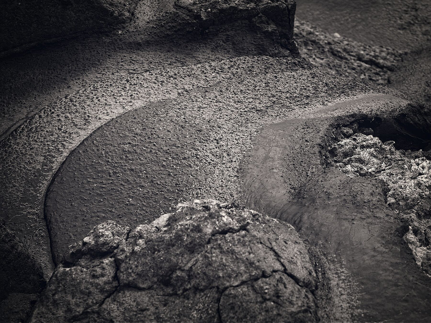 Dear pollution - coastal beauty - rocks with bitume - 01 - Limited edition (1-50) - C-type Fudji Matt