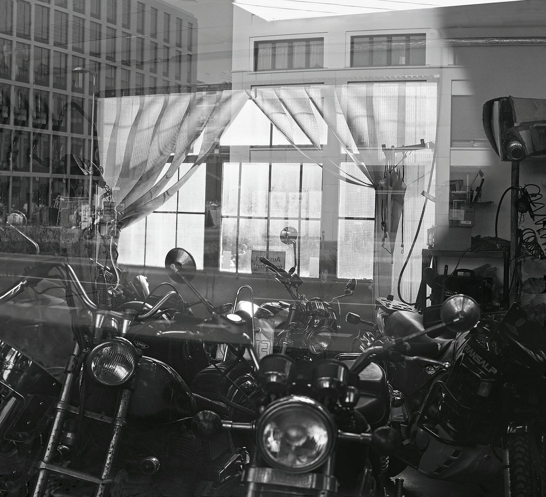 Intravenous windows hegemony - Europacity Berlin - bw Metallic - C-type Kodak Metallic