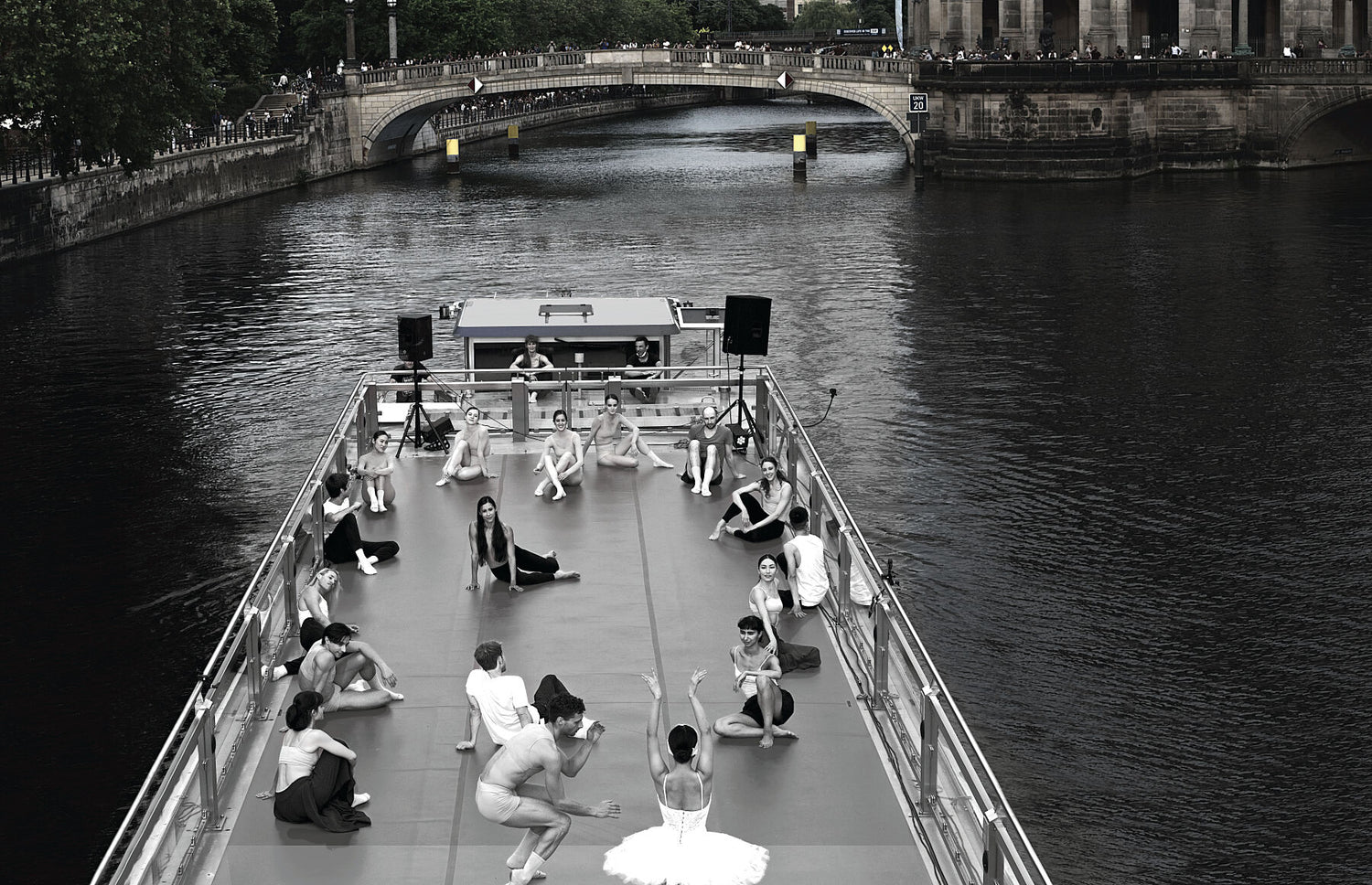 Tip to nails - Staatsballett Berlin - little boat tour FROM BERLIN WITH LOVE - ON THE RIVER SPREE! © Prosper Jerominus 2021 - Fuji Gloss