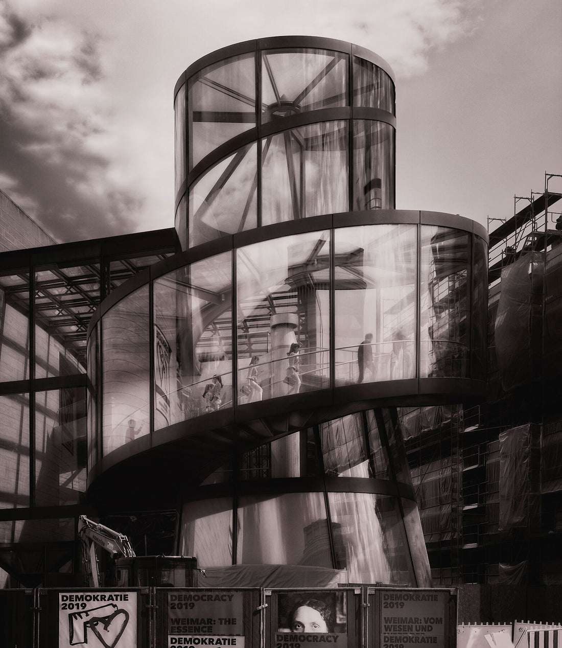 3 - Selfie democracy – (etain