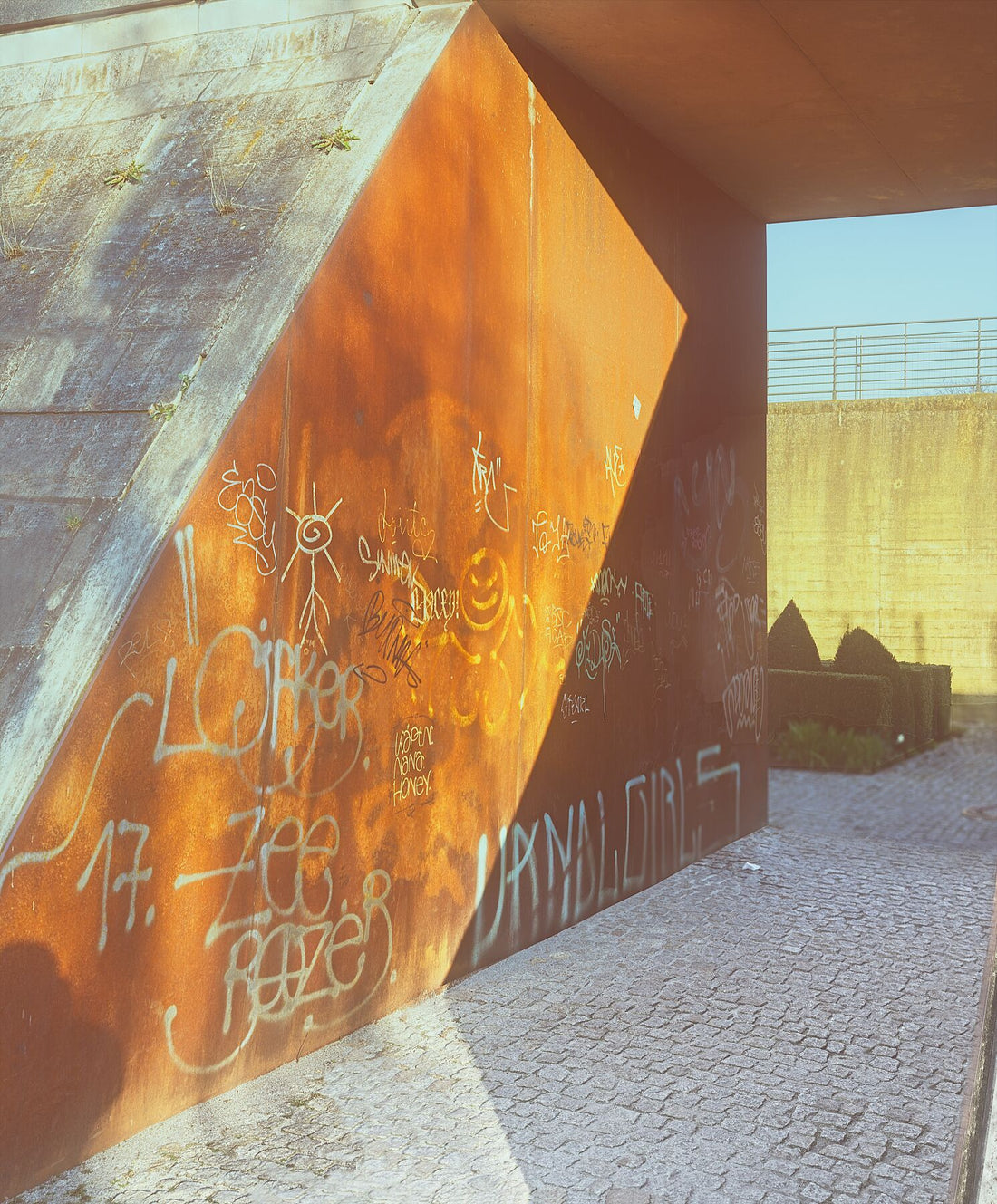 Passage entlang der Spree - Moltkebrücke Ludwig Erhard Ufer - Farbe Soft Flex - Limitierte Auflage 1-4 - C-Typ Fudji Flex