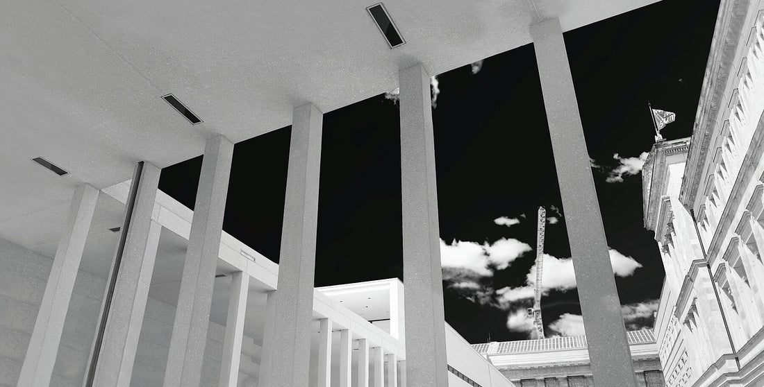 James Simon Gallery Berlin Insel – Kolonnadenhof (Neuer Hof) – bw D Metallic – Limitierte Auflage 1–30 – David Chipperfield Architects 2019 – C-Type Kodak Metallic